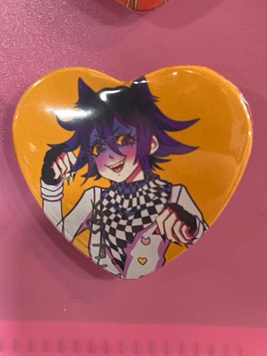 Kokichi heart shaped button pin